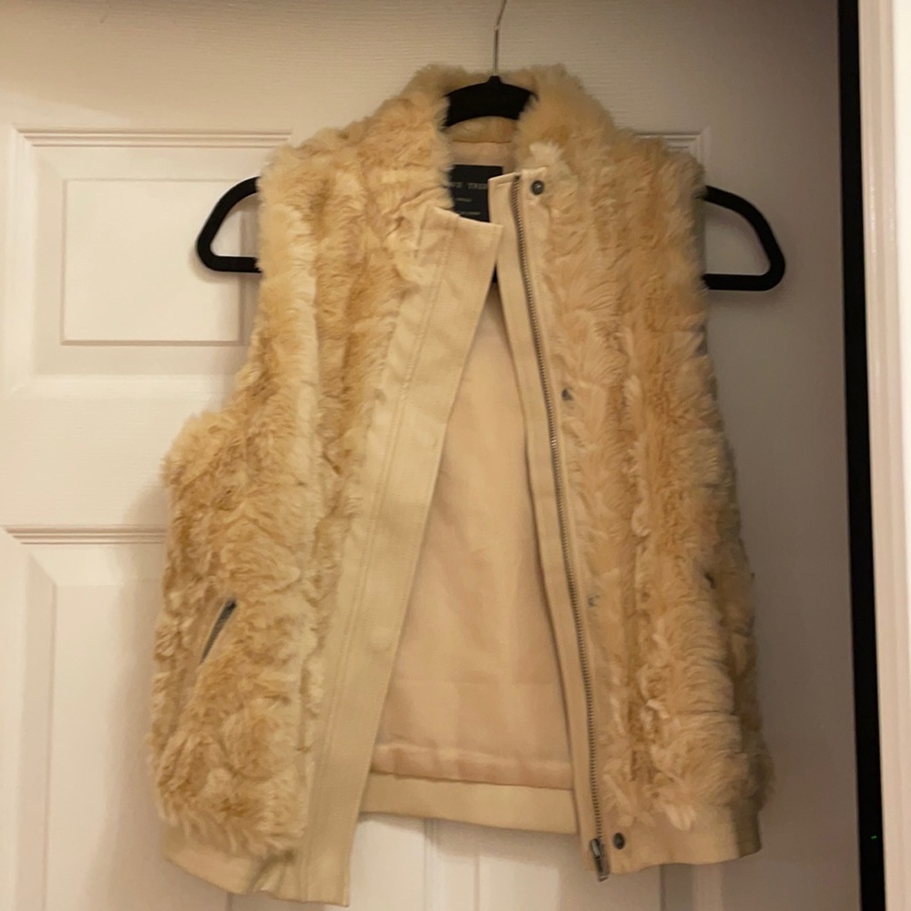 Love tree-fur vest